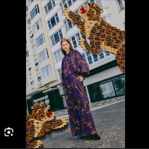 FARM RIO Purple Wide-Leg Tailored Pants and matching shirt w/ Gold Leopard Print